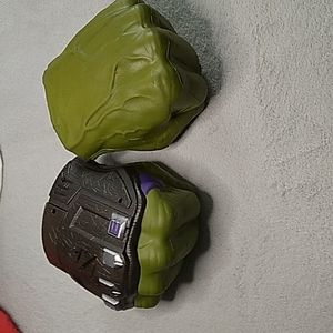 Hulk hands